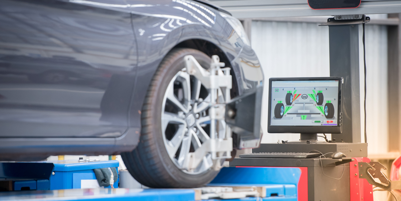 Wheels Off Track? How to Spot the Signs of a Bad Alignment